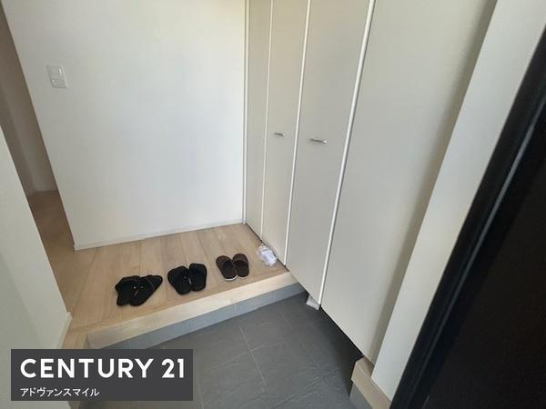 三重郡菰野町大字竹成の新築一戸建(玄関)