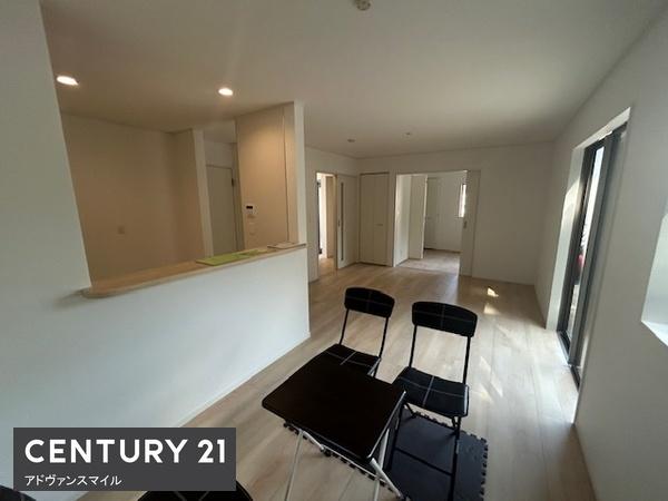 三重郡菰野町大字竹成の新築一戸建(リビング)