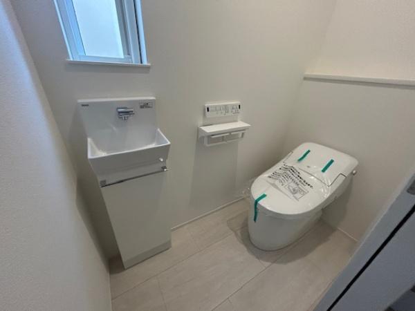 四日市市大谷台1丁目　新築戸建　全2棟　2号棟