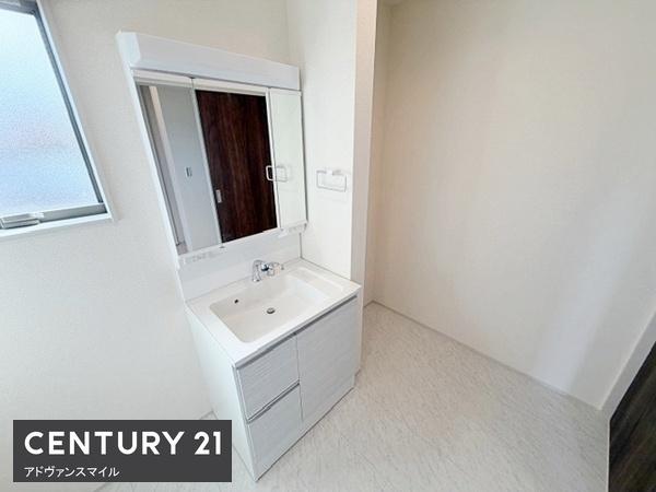 津市栗真小川町 新築戸建(洗面台・洗面所)