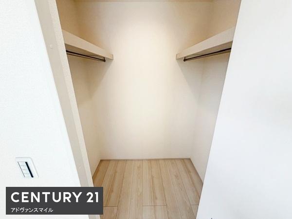 津市栗真小川町 新築戸建(収納)