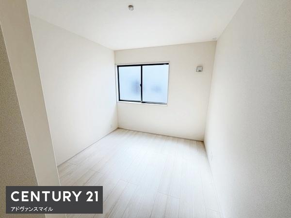 津市栗真小川町 新築戸建(洋室)