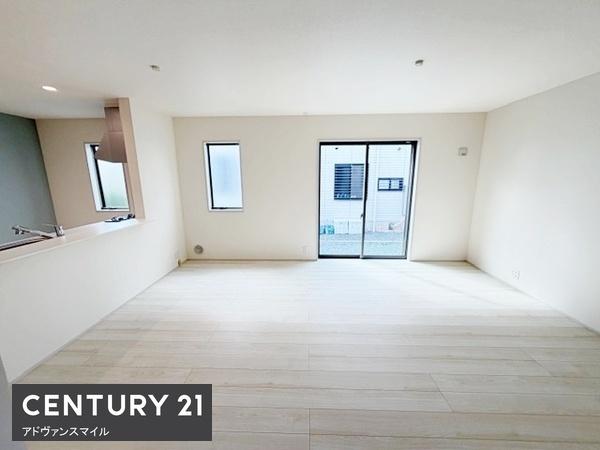 津市栗真小川町 新築戸建(リビング)