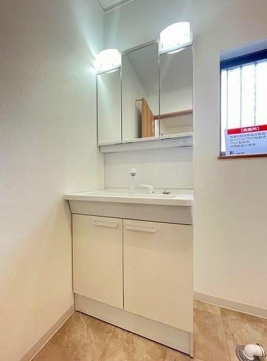 四日市市桜新町1丁目の中古一戸建て(洗面台・洗面所)