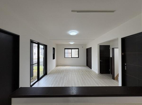 津市高茶屋小森町の中古一戸建て(リビング)
