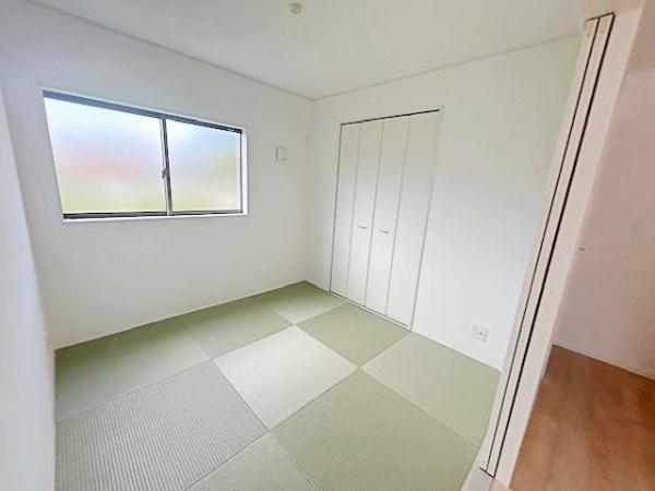 亀山市野村3丁目の新築一戸建(和室)