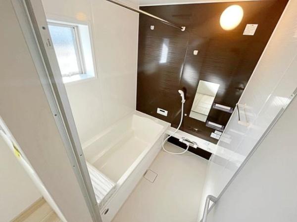 亀山市本町4丁目新築戸建