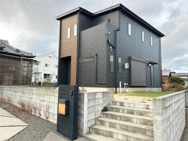 亀山市川崎町　中古戸建