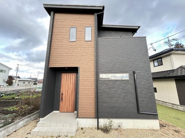 亀山市川崎町の中古一戸建て