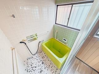 亀山市みどり町の中古一戸建