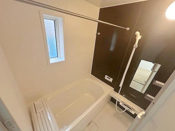 鈴鹿市鈴鹿ハイツ第3　2号棟　新築戸建