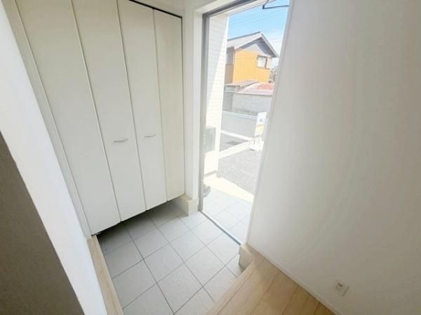 亀山市布気町の新築一戸建