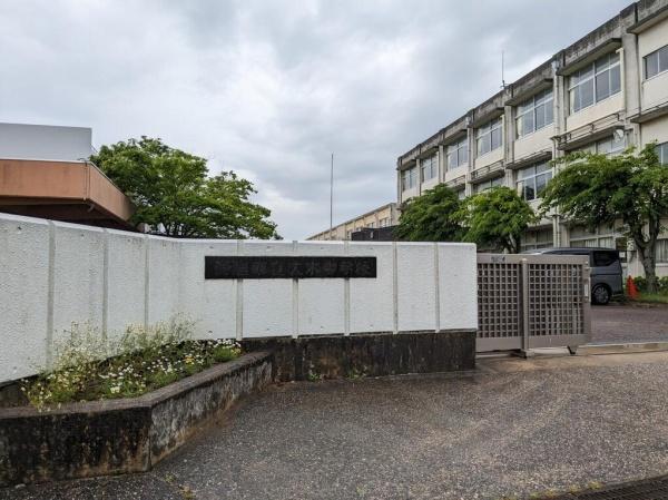 鈴鹿市若松北２丁目の新築一戸建(鈴鹿市立大木中学校)