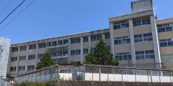 鈴鹿市平田２丁目の土地(鈴鹿市立創徳中学校)