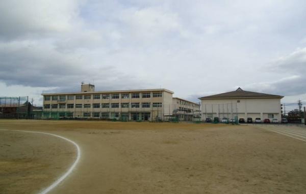 鈴鹿市野町西２丁目の新築一戸建(鈴鹿市立白子中学校)