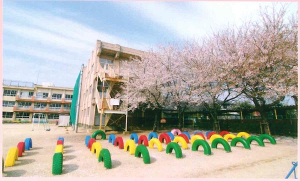松戸市松飛台の新築一戸建(松戸市立松飛台第二小学校)