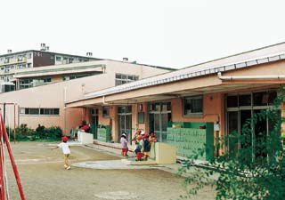 谷津遊園ハイツD棟(若松幼稚園)