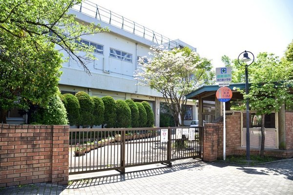 市川市香取1丁目の新築一戸建(市川市立南行徳小学校)