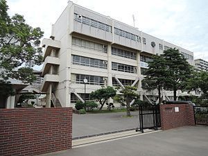 谷津遊園ハイツN棟(習志野市立第一中学校)