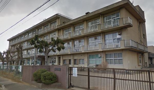 幕張ファミールハイツ4号棟(千葉市立幕張南小学校)