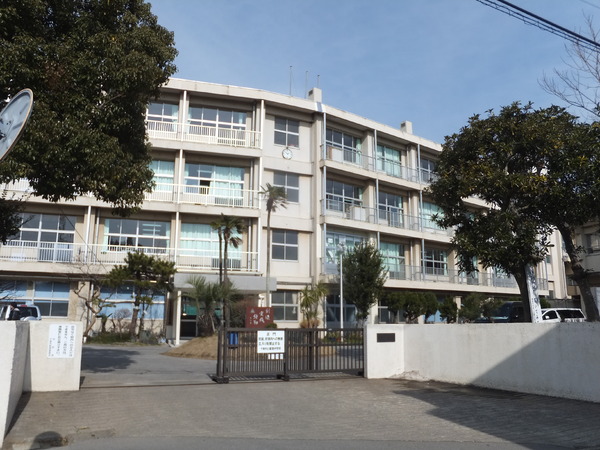 幕張ファミールハイツ4号棟(千葉市立幕張中学校)