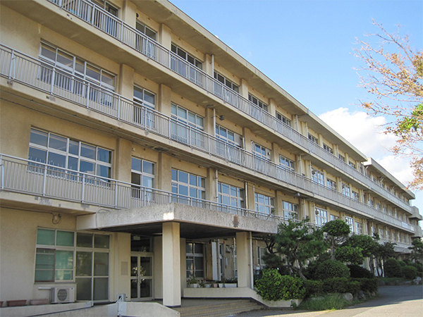 新稲毛ガーデンタワーA棟(千葉市立高浜中学校)