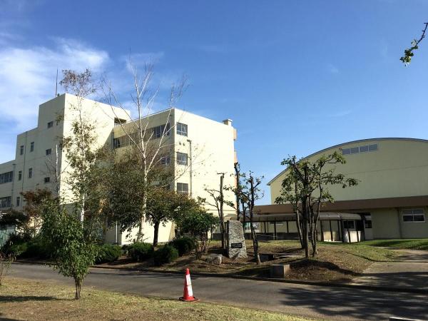 幸町東住宅13号棟(千葉市立幸町第一中学校)