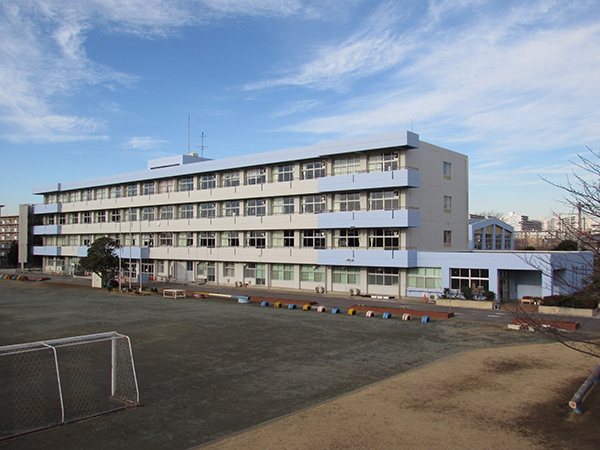検見川ハイツ4号棟(千葉市立磯辺小学校)