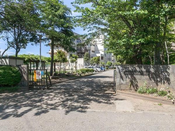 芝山団地　19号棟(船橋市立芝山中学校)