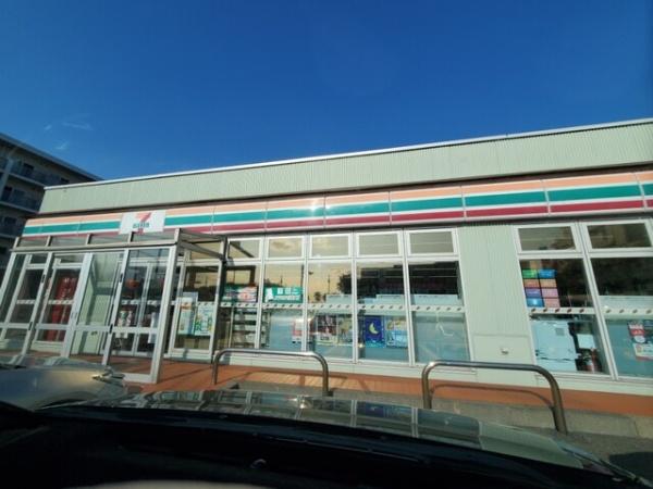 グランスイートブルーベイサイドレジデンス(セブンイレブン千葉中央港1丁目店)