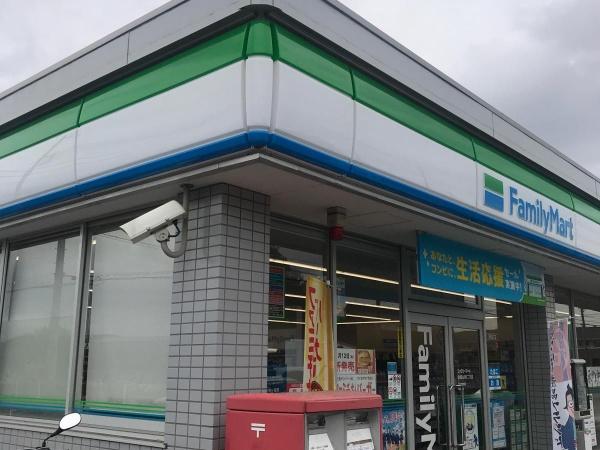 グランドヴィラ津田沼(ファミリーマート船橋飯山満町二丁目店)