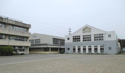 美浜東エステート6号棟(浦安市立美浜中学校)
