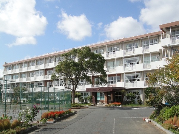 検見川ガーデンハイツ2号棟(千葉市立真砂中学校)