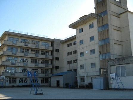 松戸市六実３丁目の中古一戸建て(松戸市立六実第二小学校)