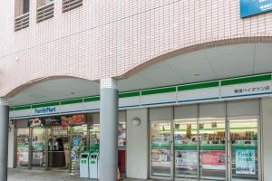 幕張ベイパーククロスタワー＆レジデンス　レジデンス棟(ファミリーマート幕張ベイタウン店)