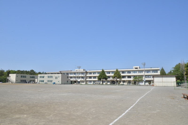 幕張ベイパーククロスタワー＆レジデンス　レジデンス棟(千葉市立幕張西中学校)