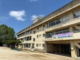 松戸市小金原７丁目の新築一戸建(松戸市立貝の花小学校)