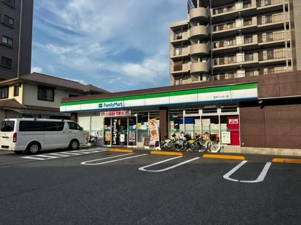 デュオ綾瀬(ファミリーマート加平インター店)