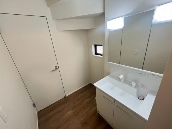 市川市欠真間２丁目の新築一戸建