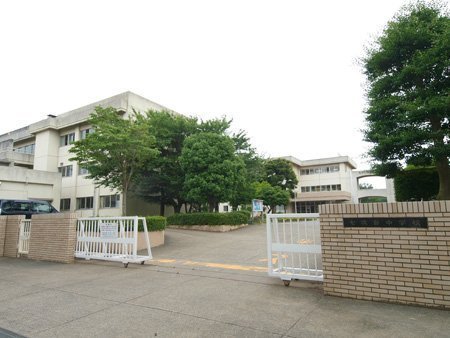 ライフブロード西白井4棟(白井市立七次台中学校)