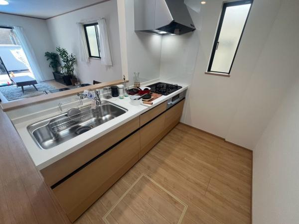 市川市福栄４丁目の新築一戸建