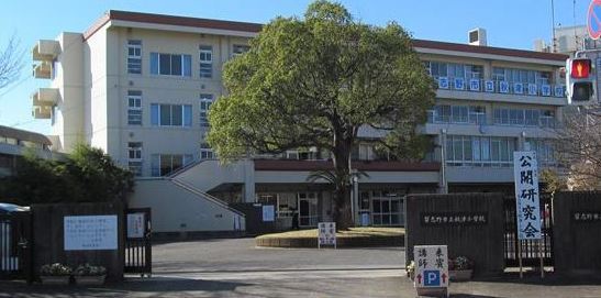 秋津第二団地2号棟(習志野市立秋津小学校)