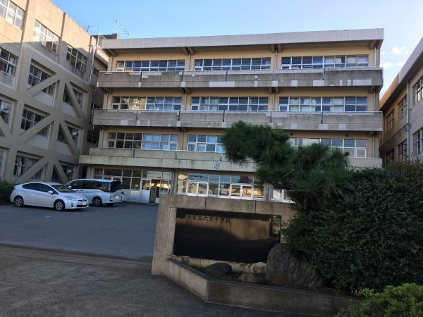 六実マンション(松戸市立六実中学校)