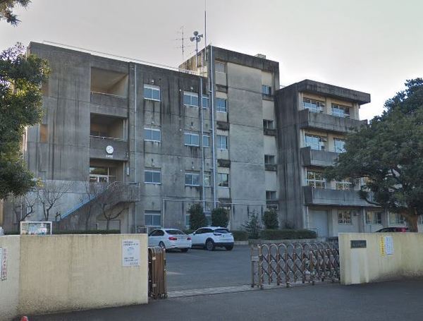 千葉市美浜区稲毛海岸5丁目の中古一戸建て(千葉市立稲浜中学校)
