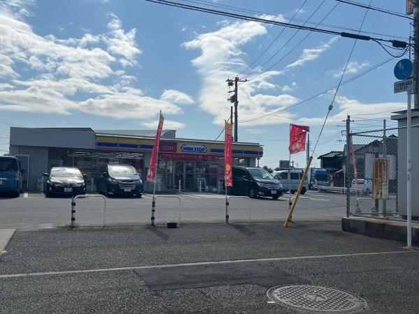 アバンドーネ原5番街7号棟(ミニストップ印西草深店)
