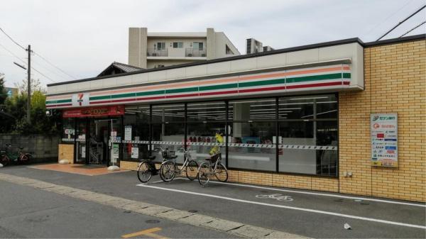 キャッスル柏(セブンイレブン柏旭町4丁目店)