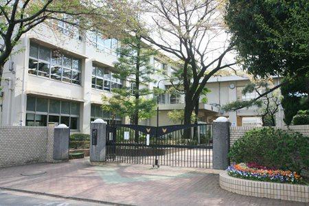 練馬区早宮2丁目の中古一戸建て(練馬区立開進第一中学校)