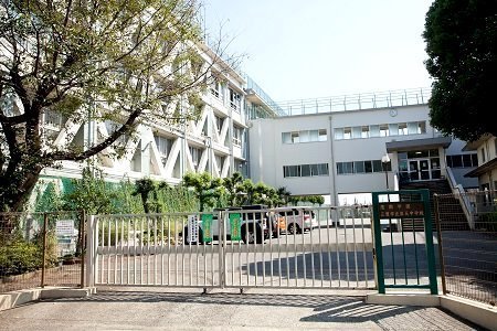 三鷹市牟礼6丁目の土地(三鷹市立第五中学校)