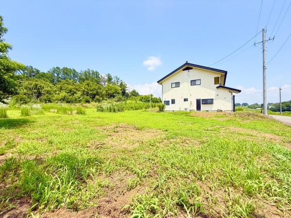 当該物件別途、隣地334平方メートルの畑付き中古戸建て