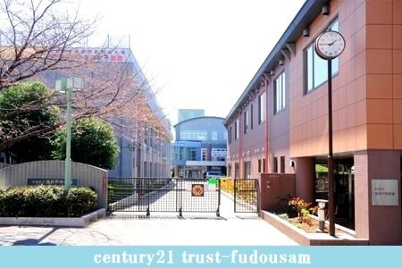 杉並区高井戸東4丁目の新築一戸建(杉並区立高井戸中学校)